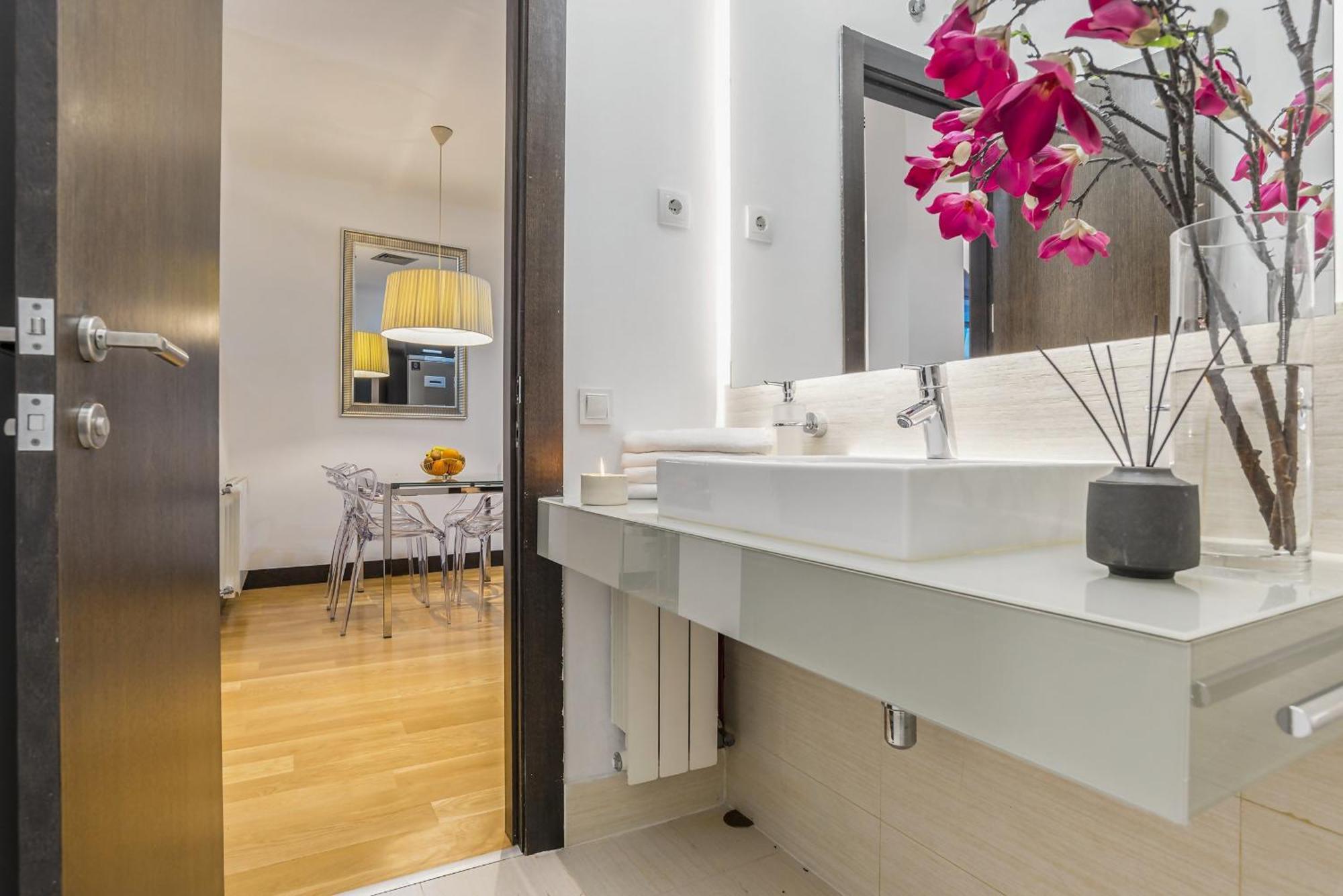 Malasana By Skykey Apartment Madrid Bagian luar foto
