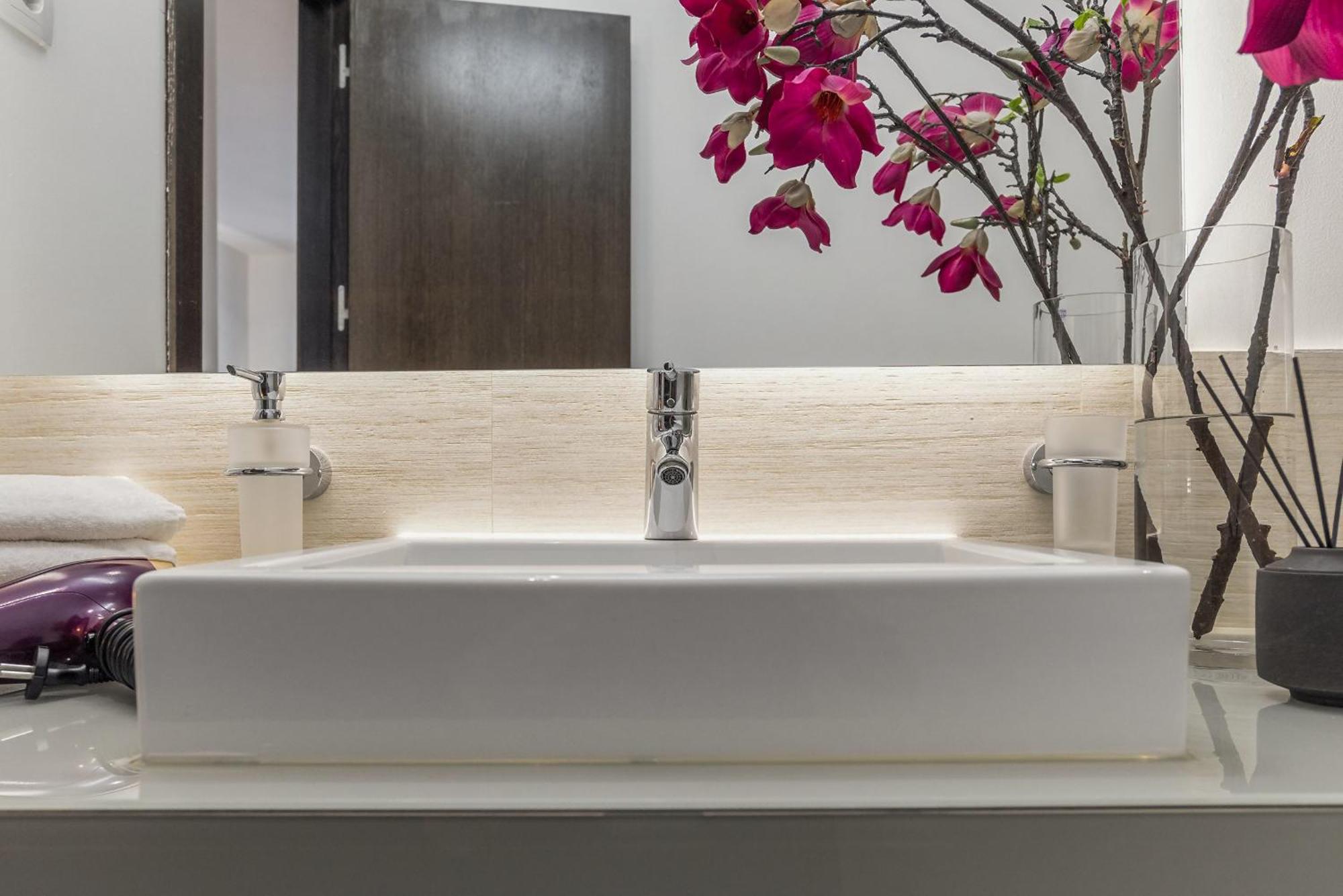 Malasana By Skykey Apartment Madrid Bagian luar foto